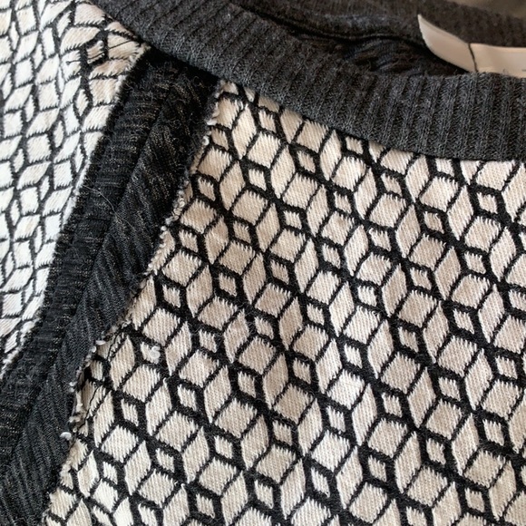 Women’s 1X Gibson Gray & White Patterned Sweater - Picture 12 of 12